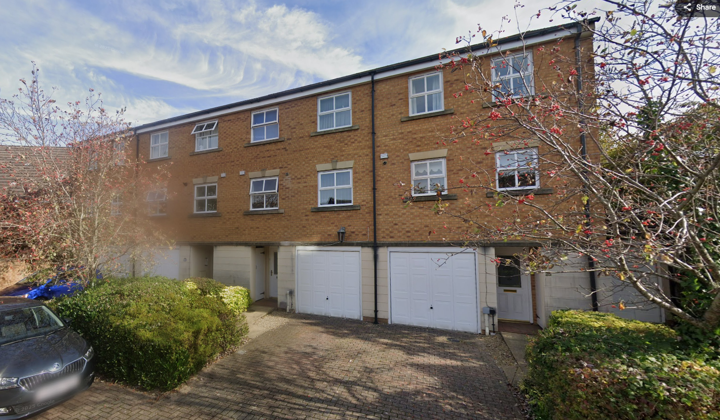 21 Lancelot Road