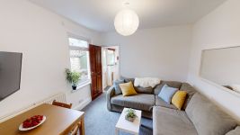 Lounge (property image)